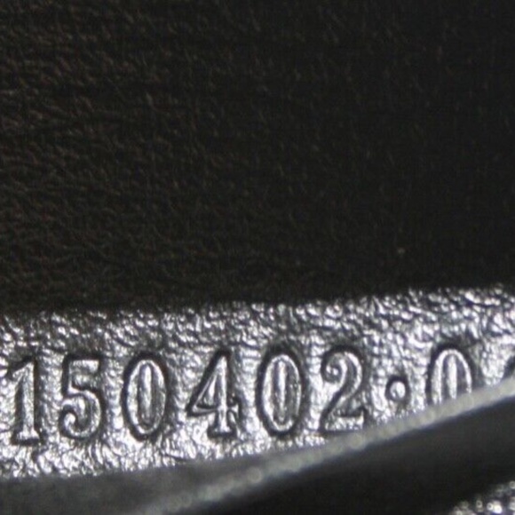 Gucci Guccissima Monogram Leather Keychain Wallet - Picture 5 of 5